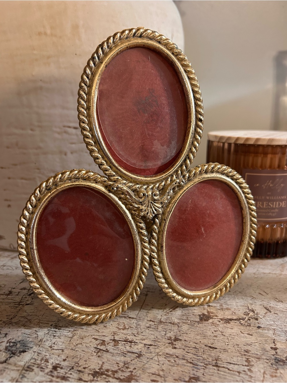 Gold Triple Oval Photo Frame in Antique Style - Gold